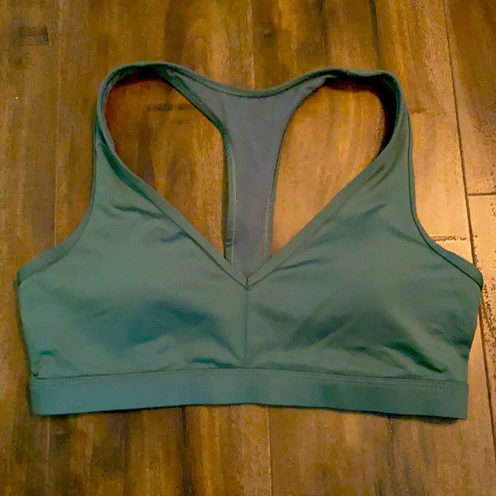 Victoria Sport Criss Cross Sports Bra